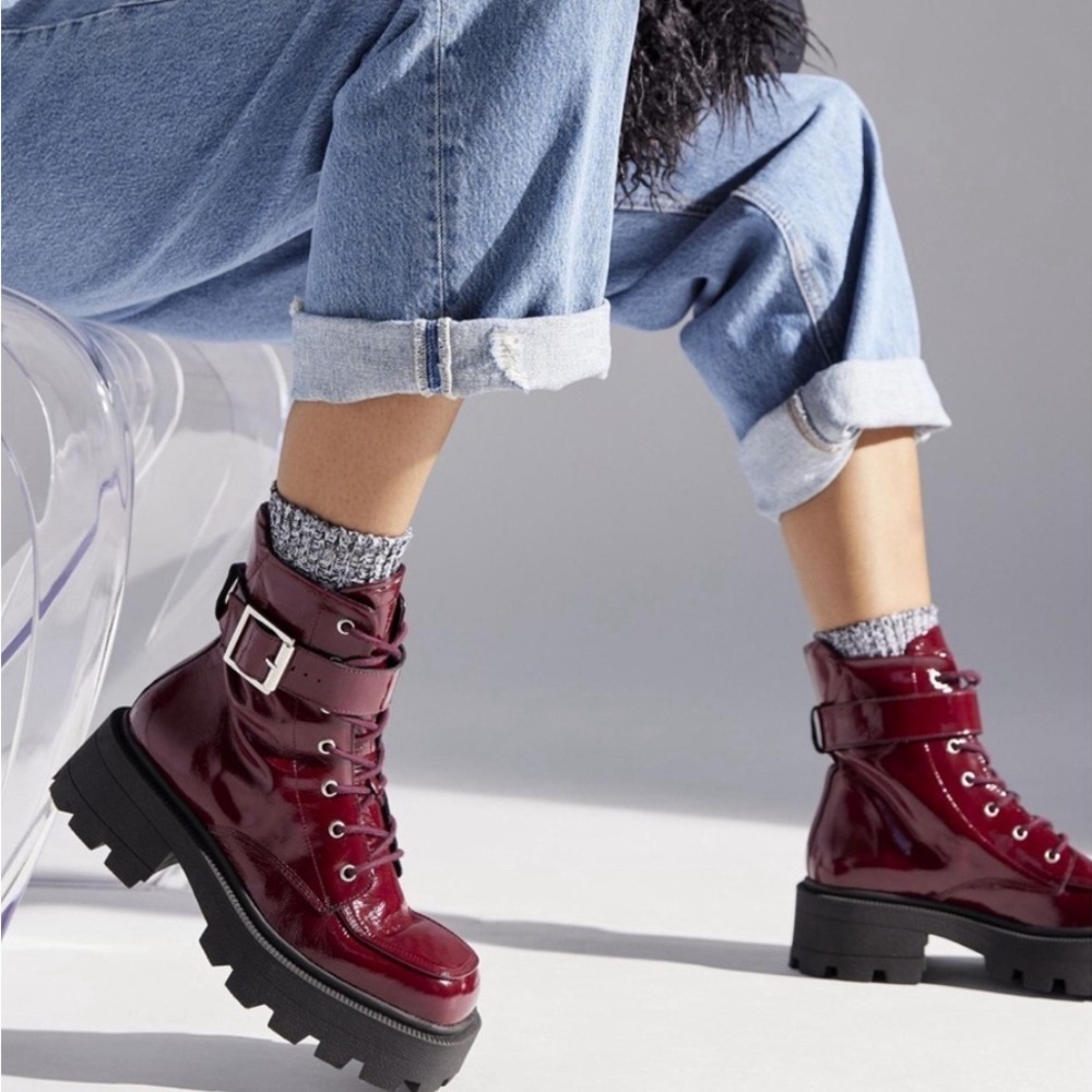 🍷NWB Cooperative Tania Buckled Boot red wine